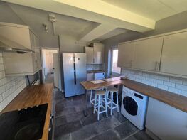 Peveril Road, Beeston - Image 2