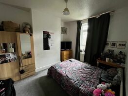 College Avenue, Fishponds - Image 4