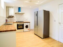 Queens Road (Room 3), Beeston - Image 4