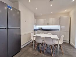 Lower Road - Room 4, Beeston - Image 2