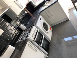 Rolleston Drive, Lenton - Image 5