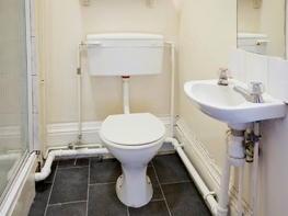 Forest Road West - Flat 2, Arboretum - Image 5